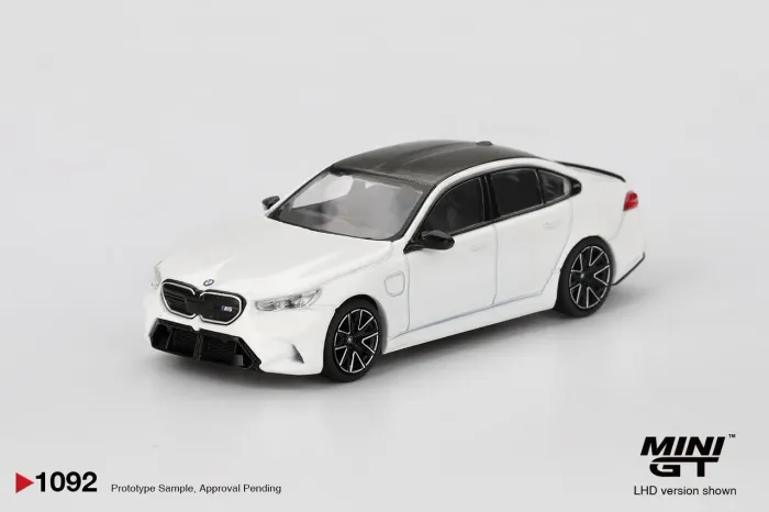 Mini GT BMW M5 Alpine White 1/64