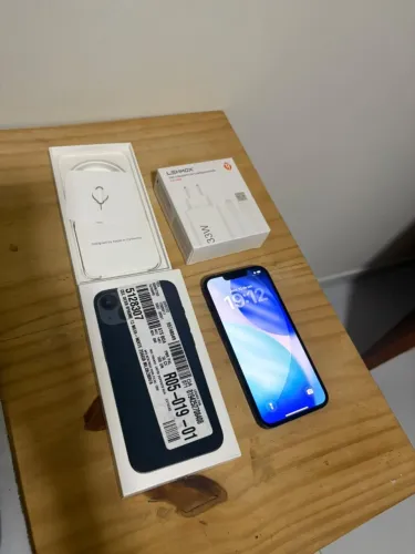 iPhone 13 Meia-noite 256GB Usado