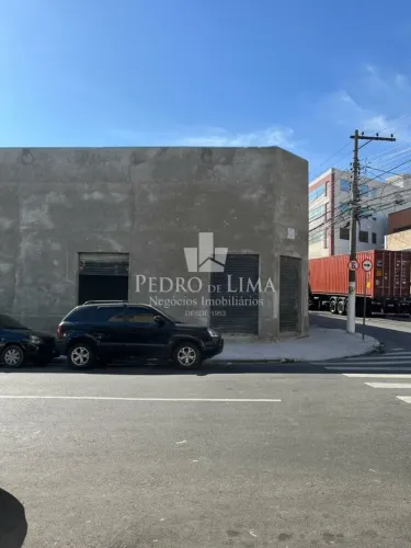 Sala comercial de Esquina com 200 m² e mezanino no Brás