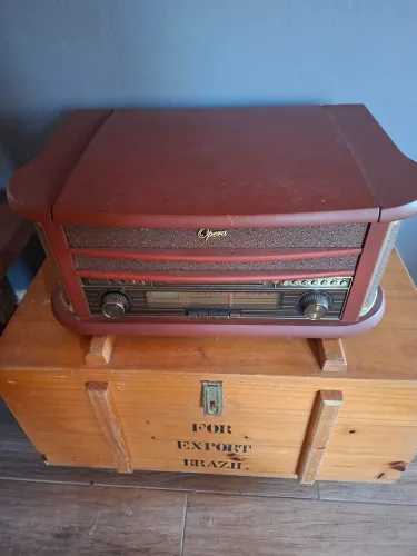 Vitrola Retro Raveo New Opera