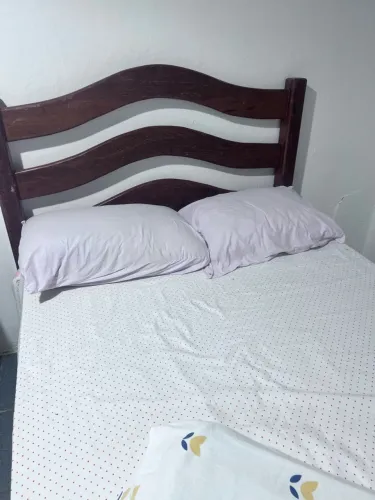 Cama de casal madeira /massaranduba