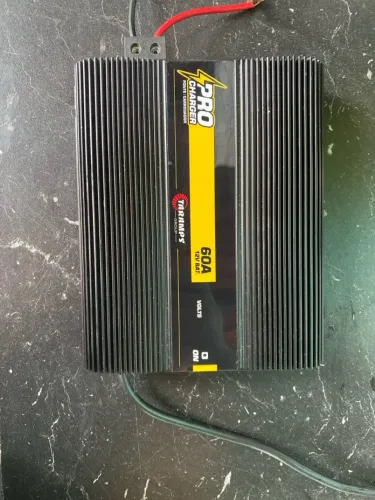 Carregador de bateria veicular