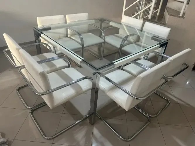 Conjunto Sala de Jantar - Mesa de Vidro 1,40x1,40 com 8 Cadeiras Cromadas