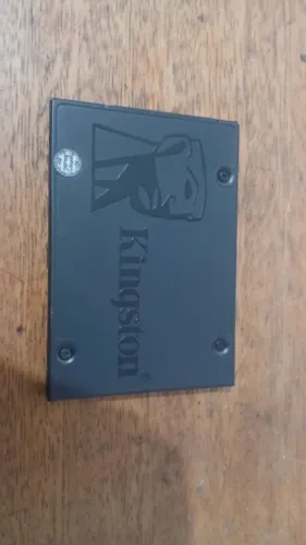 Ssd Hd Kingston De 240gb Sa400s37 Série A400 2,5 Sata III Para Desktop Cor Cinza escuro