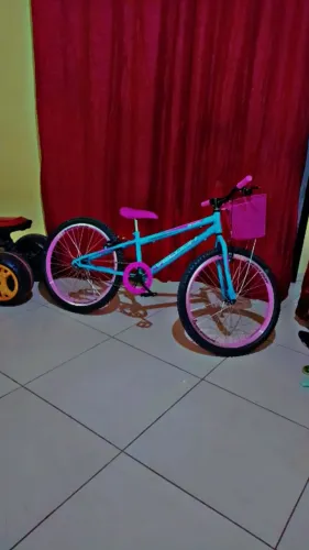Vende-se bicicleta nova aro 24 feminina