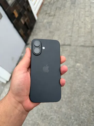 iPhone 16