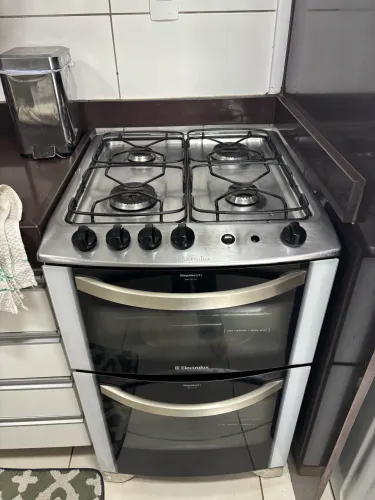 Fogão Electrolux 4 bocas inox, forno duplo, excelente estado, funcionando perfeito