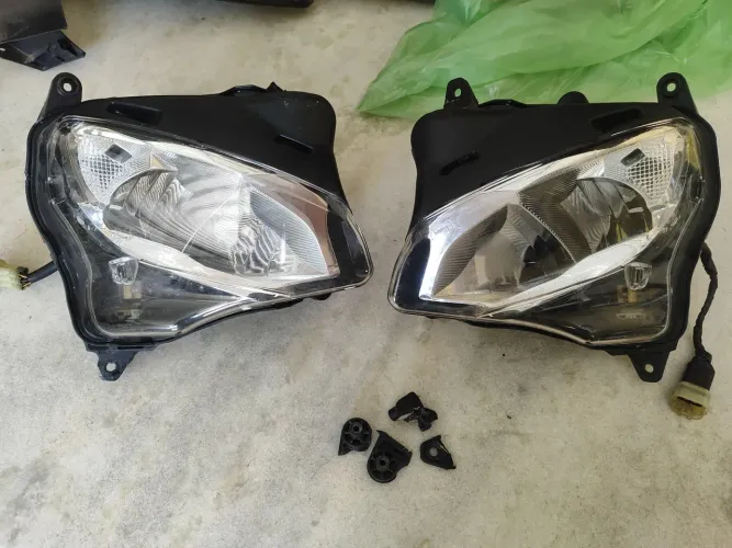 Farol yamaha R3 2019 até 2025 Original usado para reparo nas travinhas