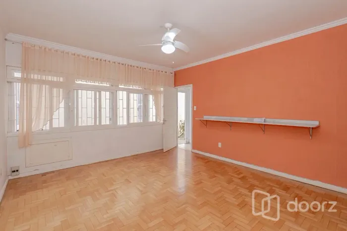 Imóvel na Vicente da Fontoura com 2 dormitórios e 93m²