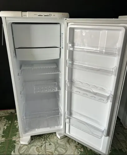 Geladeira faço entrega