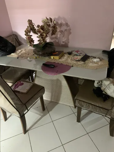 Mesa seis cadeiras