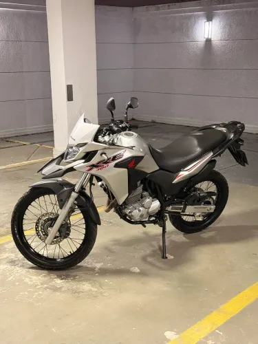 XRE 300 2020