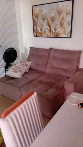 Sofá retrátil 03 lugares semi novo