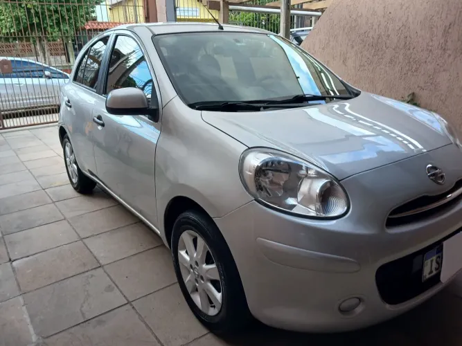 Nissan March SV 1.6 16V Flex Fuel 2012