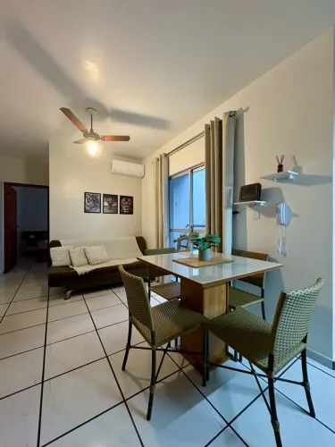 Mesa (as cadeiras não estão inclusas)