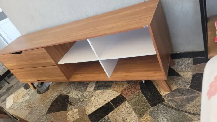 Rack para TV 75 pol. em MDF Cedro