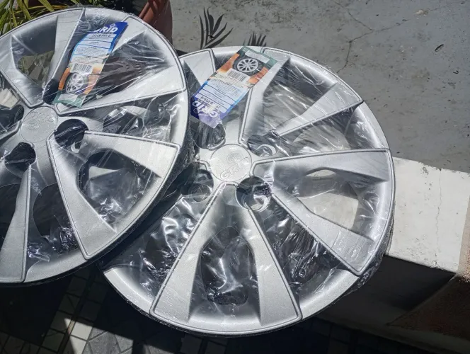Vendo carlotas aro 14 serve pra todos os carros