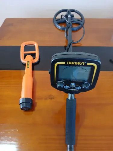 Vende-se detector de metal tx 850 bobina a prova d'água e ? 1 pimporter pra mergulho 