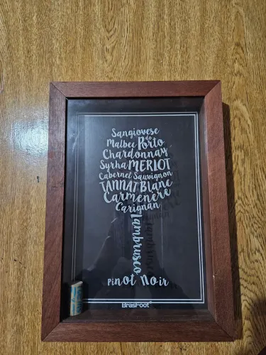 Quadro decorativo porta rolhas de vinho