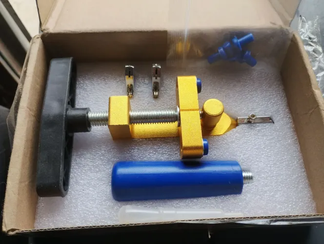 Riscador manual para cortar vidro e azulejos 