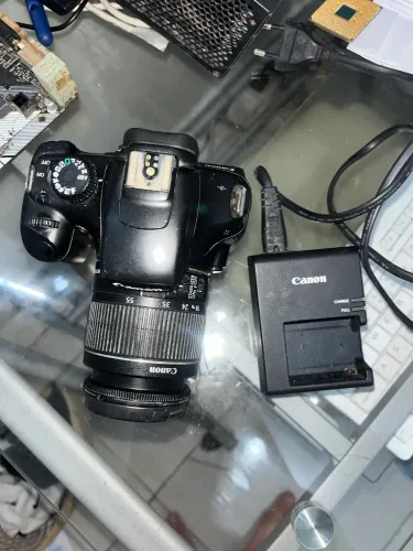 Câmera Canon 1100D - Para Reparo