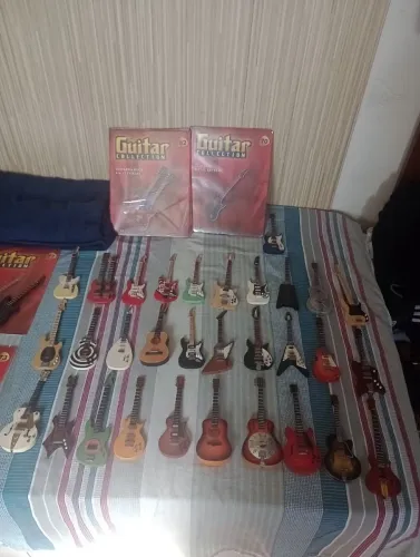 35 miniatura Guitar collection
