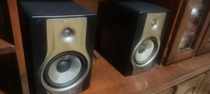 Monitor m.audio bx8 carbon