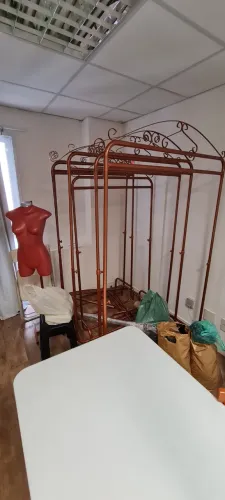 Cabideiro Retrô Rosê ou Arara de Chão Usado