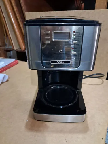 Cafeteira Oster programável BVSTDC4402-017   127 V 1000 W - necessita troca de resistencia