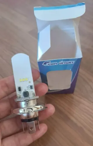 Lâmpada De Farol Moto De Led H4 8000k 12V Acessório Moto Cor Branco