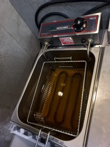 Fritadeira Industrial Elétrica Metalcubas 220v