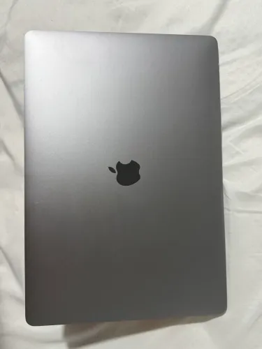 Macbook pro 2017 i7 16ram 512ssd