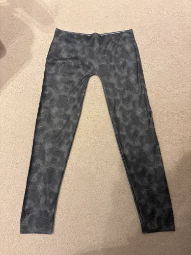 Calça legging cintura baixa estampa anos 2000