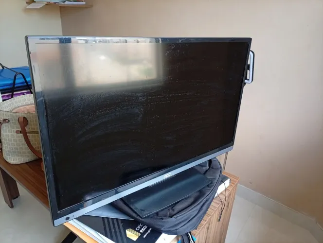 TV LCD AOC 32 POLEGADAS COM DEFEITO