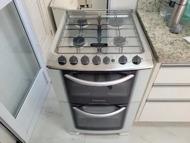 Fogão Electrolux 5 Bocas e Duplo Forno