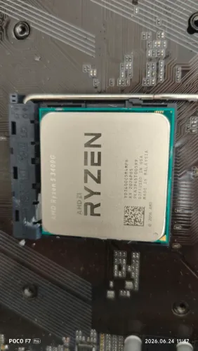 Processador AM4 Ryzen 3400G, com vídeo integrado Vega.