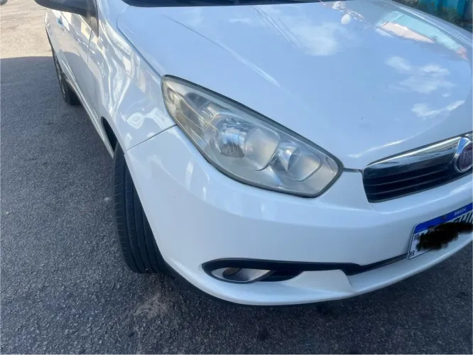 Fiat Grand Siena Tetrafuel 1.4 EVO F. Flex 8V 2013