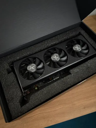 Placa de vídeo AMD RX 7600