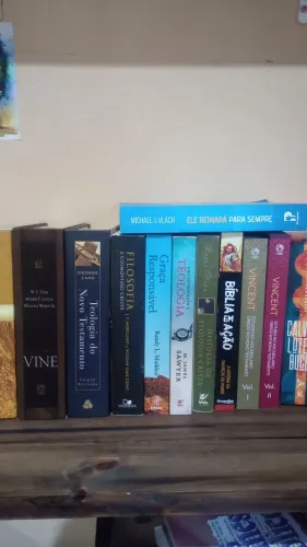 Livros cristãos , preços variados consulte os valores