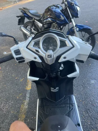 Vendo esse moto elite 125 bem conservado