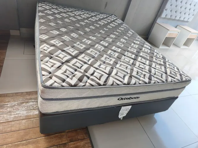 Cama box casal semi nova