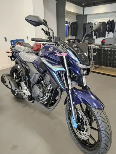FZ 25 0KM EMPLACADA ACEITA CARTÃO ATÉ 21X FINANCIA PELOS BANCOS