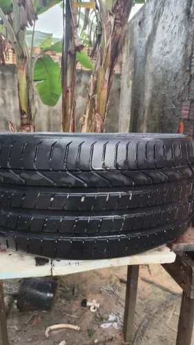 vendo 03 pneus aro 18 Pirelli e 1 pneu aro 21