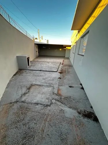 Imóvel para aluguel tem 95 metros quadrados com 2 quartos em Centro - Botucatu - SP