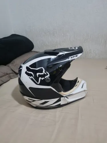 Capacete fox