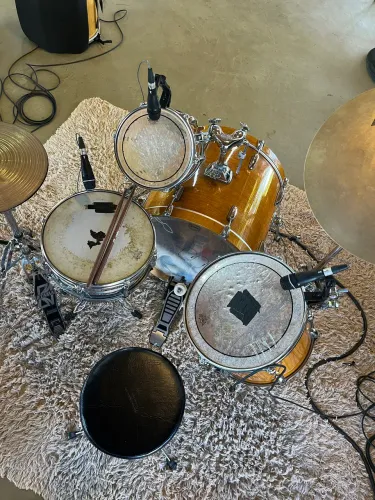 Locação de bateria acústica