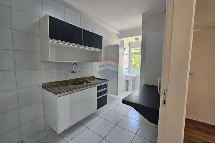 Apartamento para alugar com 2 quartos, sala, cozinha e duas vagas de garagem