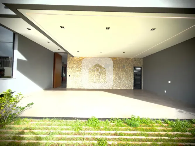 Casa para venda no condomínio Jardim Versailles