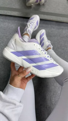 Tênis Adidas Adizero Adios Pro 4 branco e lilás