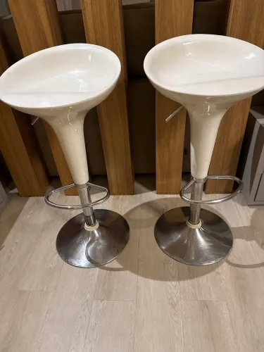 Duas banquetas